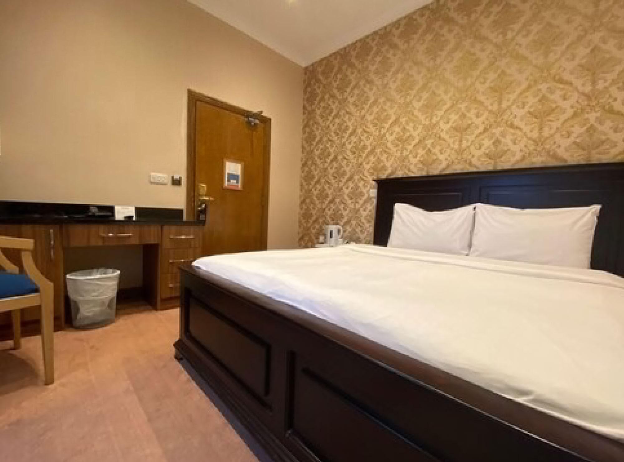 סלאו Baylis House Hotel מראה חיצוני תמונה