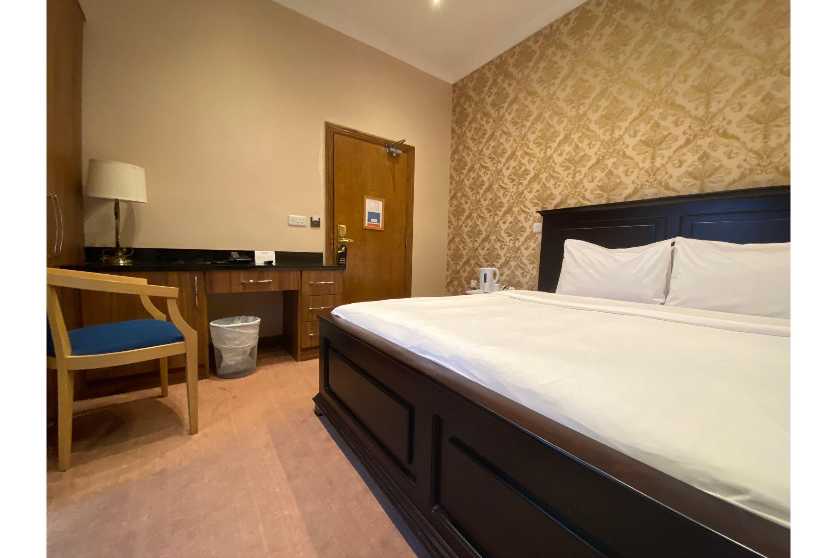 סלאו Baylis House Hotel מראה חיצוני תמונה